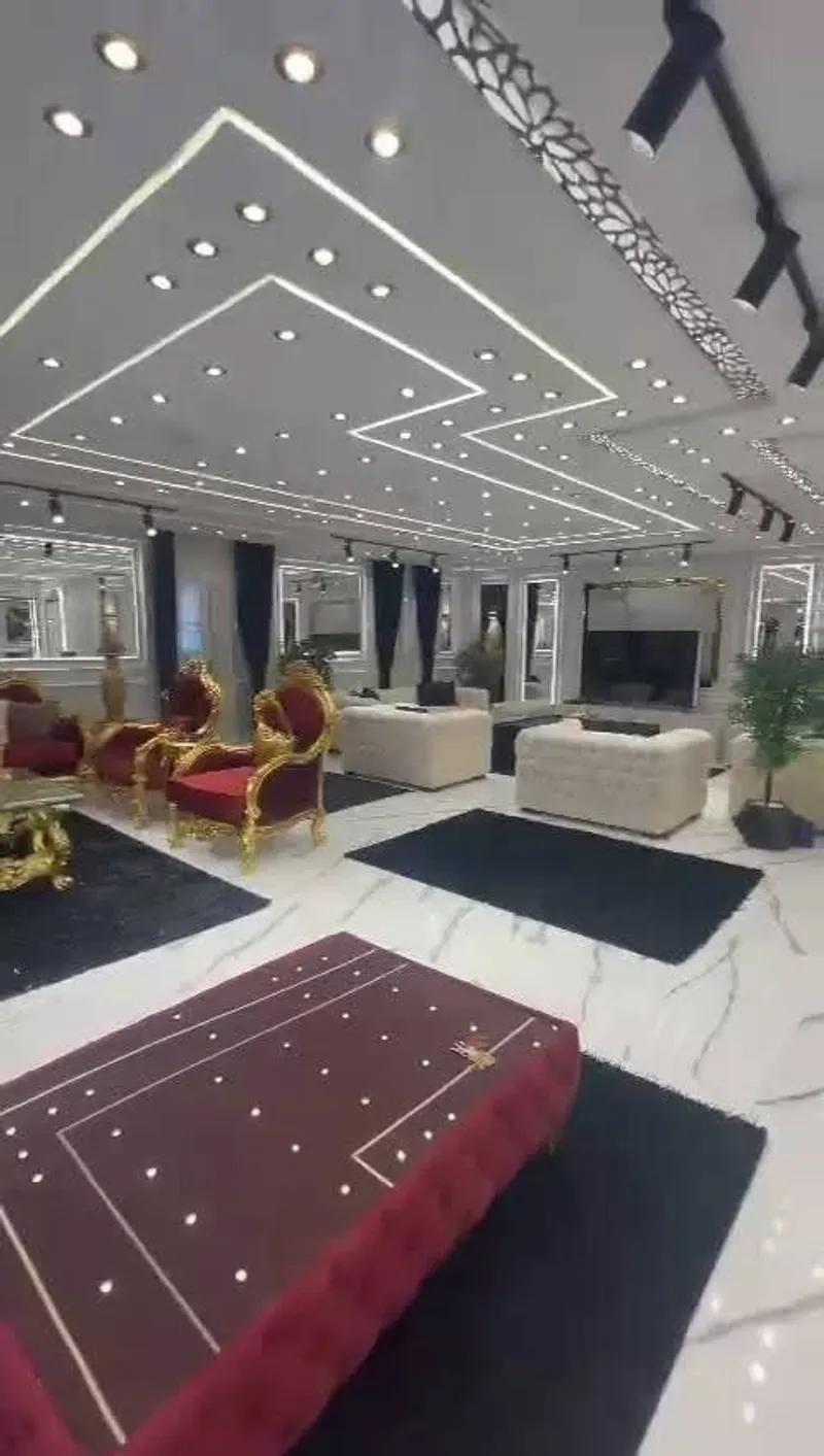 شقة بمساحه فيلا