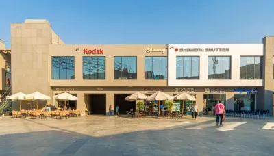 محل تجاري للبيع استلام فوري واجهة المول- القاهرة الجديدة