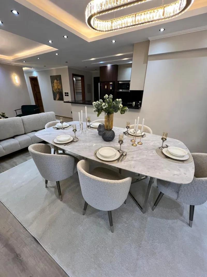 شقة استلام فوري للبيع متشطبة سوبر لوكس بالتكييفات