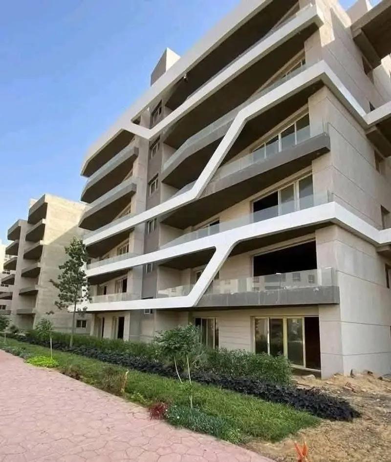 شقة للبيع في كمبوند زيزنيا