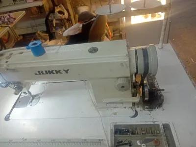 ماكينة خياطة وماكينة اورلية للبيع لعدم الحاجة في حلوان, القاهرة - 8,500 EGP