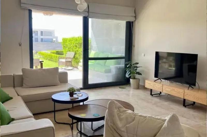 للبيع ارضي بجاردن Ready to move متشطب بالكامل فيLa vista Bay East