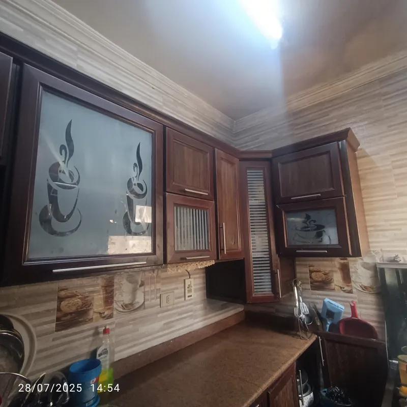 مطبخ خشمونيوم