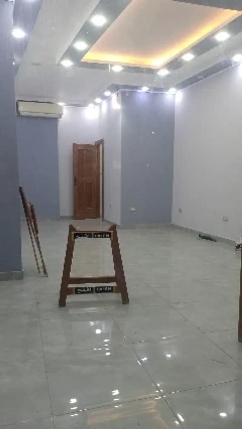 محل للبيع في لوران