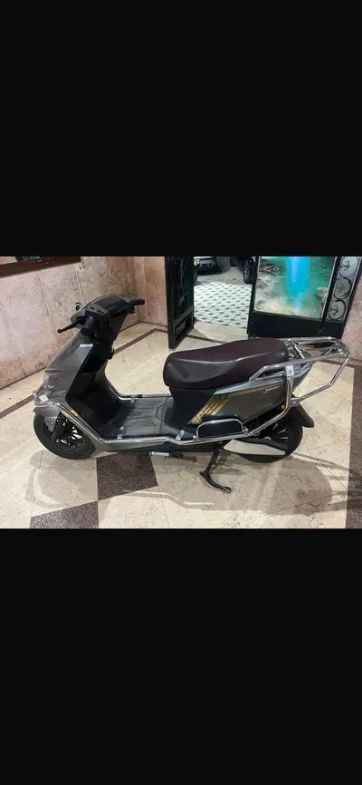 دراجات نارية سكوتر كهربائي 2025