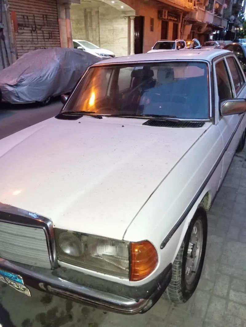 مرسيدس 230 موديل 1978