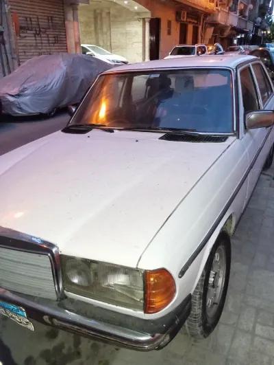 مرسيدس بنز الفئه e 1978