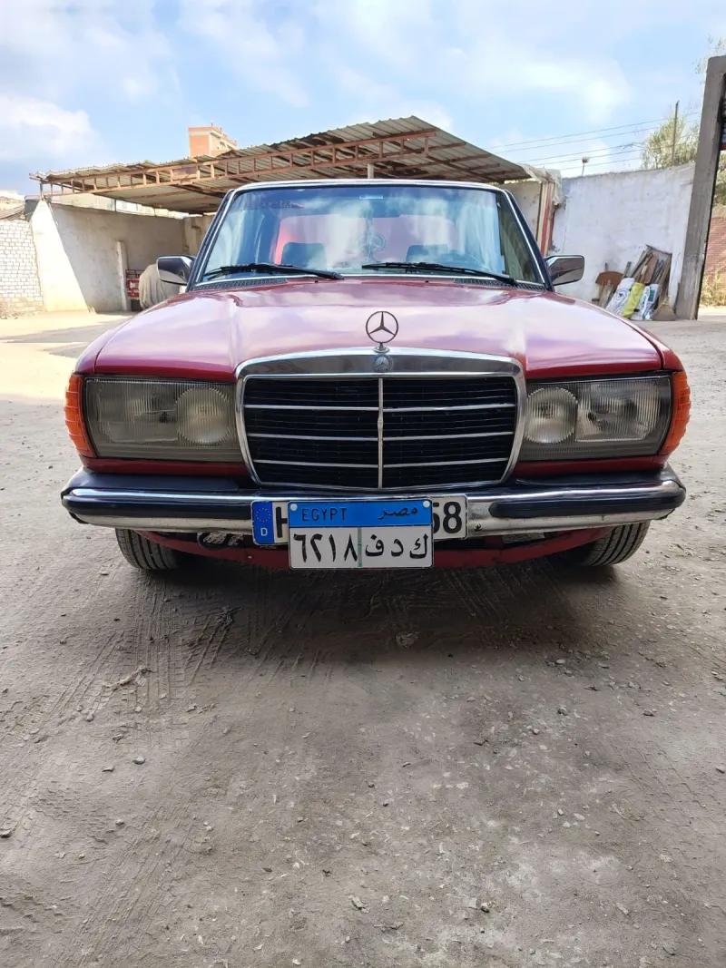 مرسيدس بنز 200 موديل 1980