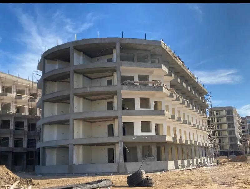 شقه فيو حمام سباحه مساحتها 44 متر مربع