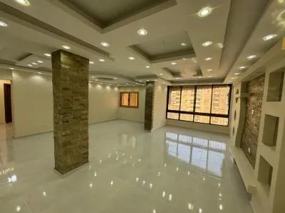: ميدان الساعه ش النزهه الرئيسي مدينه نصر بجوار دار الدفاع