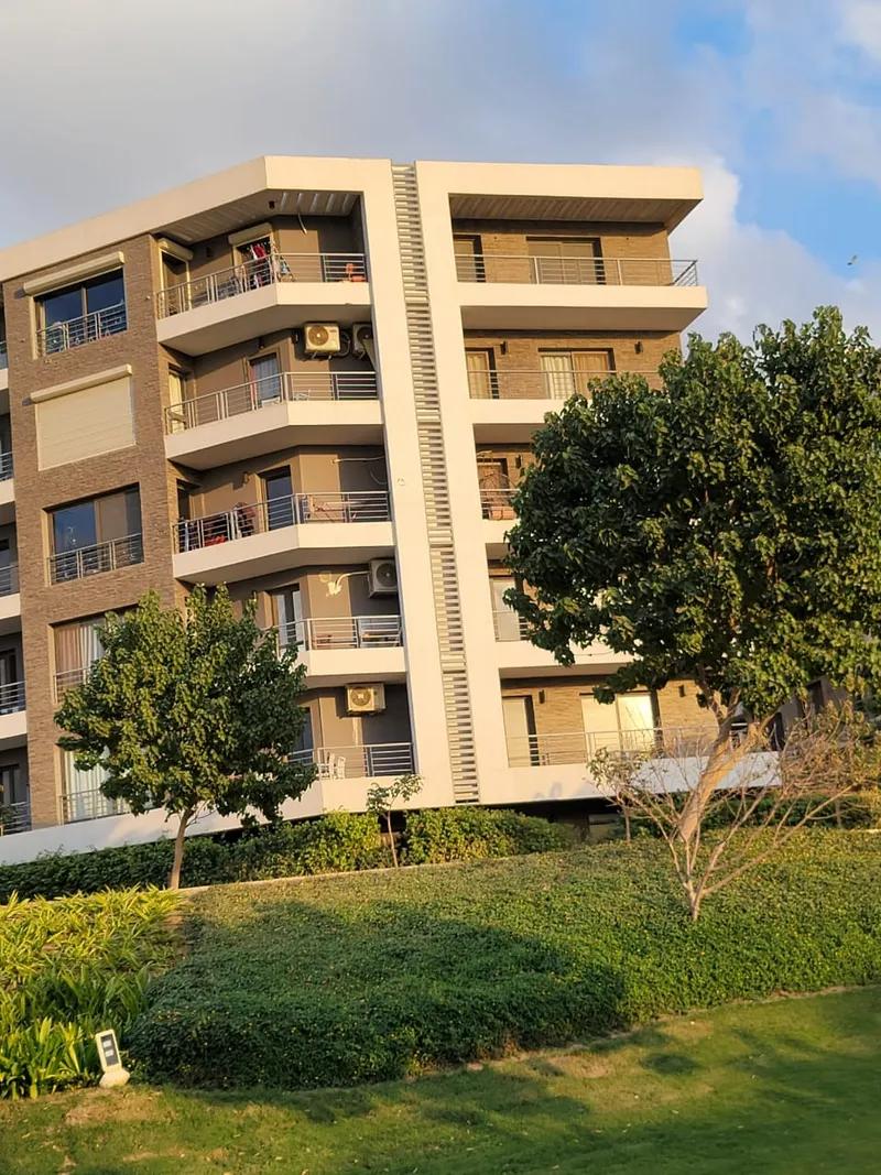 شقة للبيع 166 م في تاج سيتي فرصة سكنية مميزة للعائلة