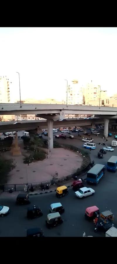 معمل تحاليل أو عيادة أو مكتب إداري