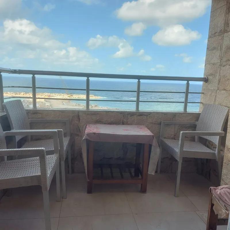 شقة للايجار اليومى والاسبوعى سيدى بشر بحر مباشر