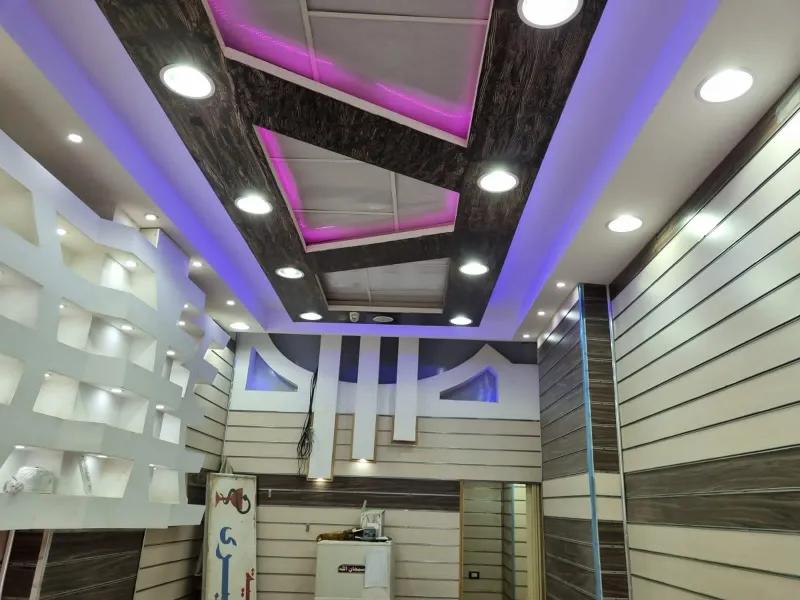 صيدلية للبيع في مدينة السلام بجوار الجامع الرئيسي في المنطقة