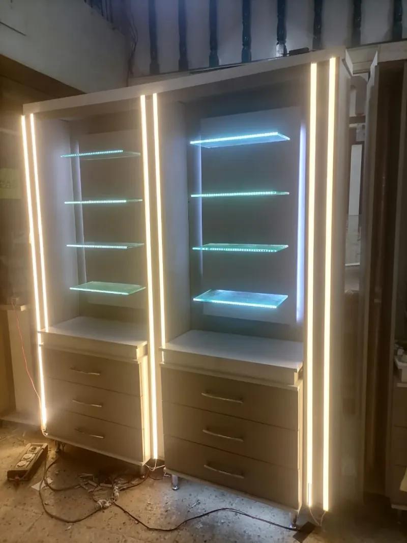 وحدات عرض تجميل وعطور