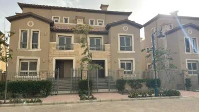 فیلا للبيع في لافيستا سيتي