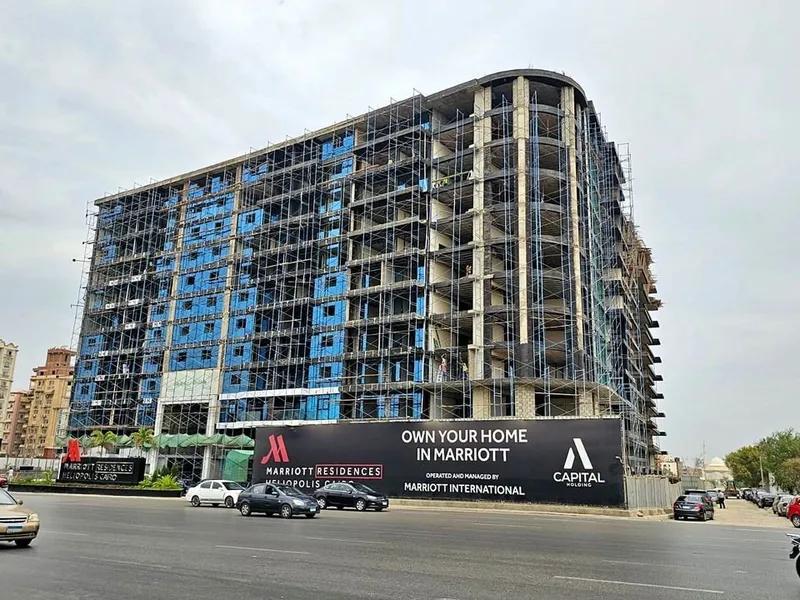 فرصة استثمار بعائد شهري بالدولار شقة فندقيه للبيع ف قلب مصر الجديدة