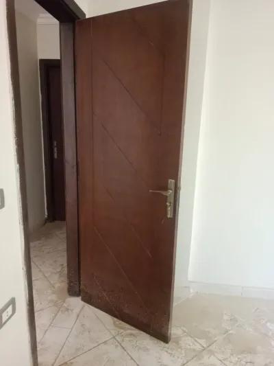 باب خشب بالحلق in Gesr Al Suez, Cairo - 2,500 EGP