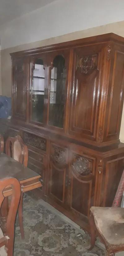 سفره خشب زان نيش وترابيزة ودولاب متوسط الحجم بضلفه في المنصورة, الدقهلية - 20,000 EGP