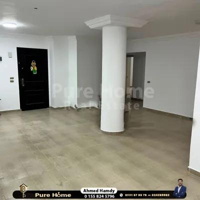 شقة للايجار - سيدي بشر - علي الترام في سيدي بشر, الإسكندرية - 10,500 ج.م