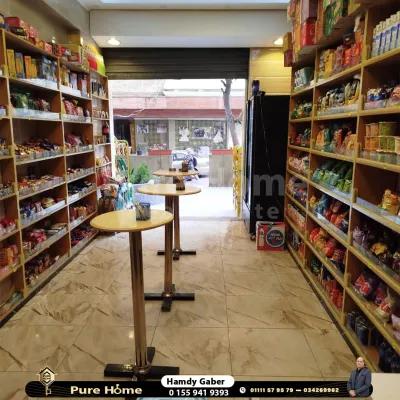 محل للبيع - لوران - متفرع من شارع الاقبال in Laurent, Alexandria - 2,500,000 EGP