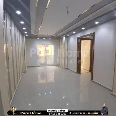 شقة للبيع - محرم بك في محرّم بيك, الإسكندرية - 4,000,000 EGP