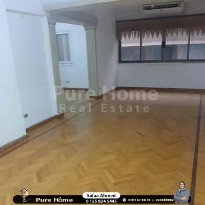 شقة للايجار - سان ستيفانو - خطوات من الترام في سان ستيفانو, الإسكندرية - 16,000 EGP