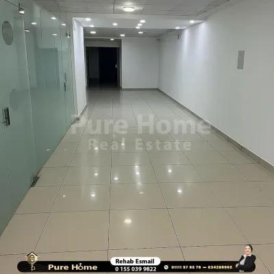 مقر اداري للايجار - سموحة - شارع فوزي معاذ in Smouha, Alexandria - 120,000 EGP