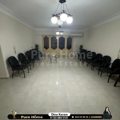 عيادة مفروشة للايجار - سموحه - تقسيم القضاه in Smouha, Alexandria - 40,000 EGP