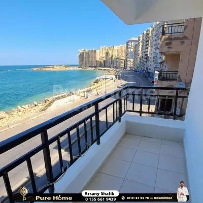 شقة للبيع - سيدي بشر - بحر مباشر في سيدي بشر, الإسكندرية - 5,500,000 EGP
