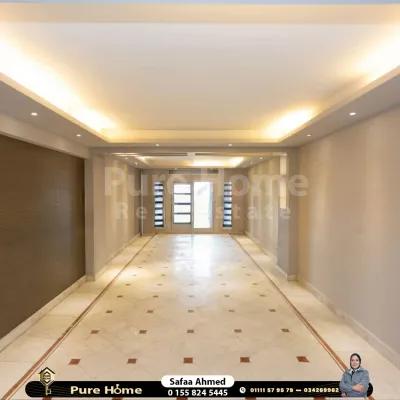 شقة للبيع في سموحة