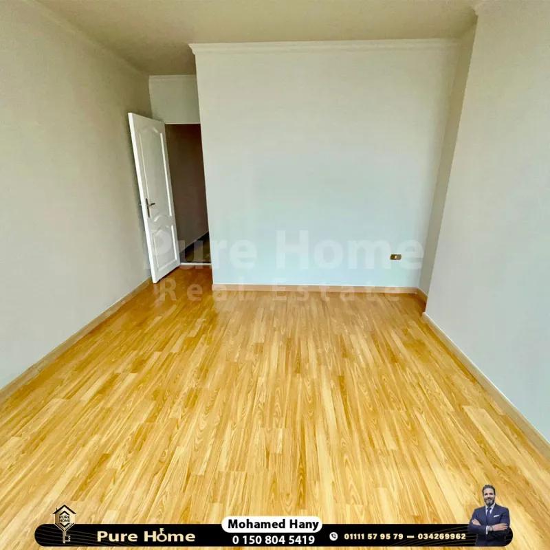 شقة للايجار – سموحة – شارع فوزي معاذ مباشر