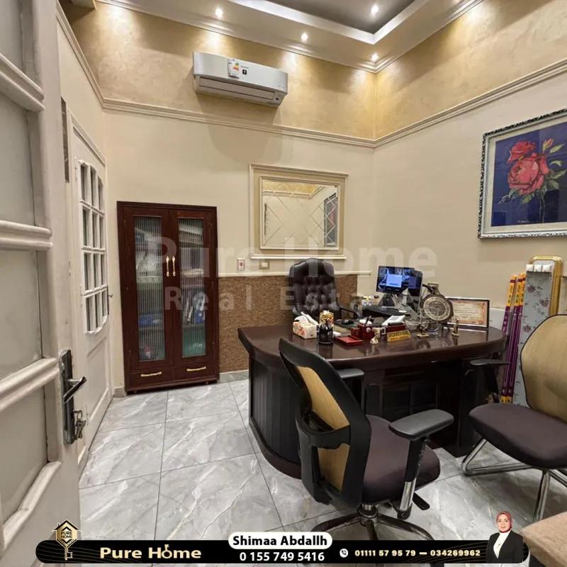 مقر اداري مفروش للايجار - الازاريطه - خطوات من البحر