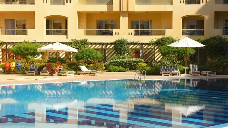 استوديو 56م إطالة ع حمام السباحة تشطيب الترا سوبر لوكس في فلورنزا