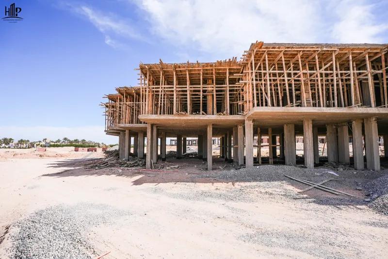 شقة 55 متر غرفة و صالة تطل على حمام السباحة