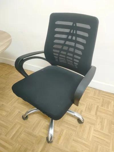 كرسي مكتب طبي نجمه معدن بجوده وخامات جيده - يوجد عدد 10 كرسي في مدينة نصر, القاهرة - 800 EGP