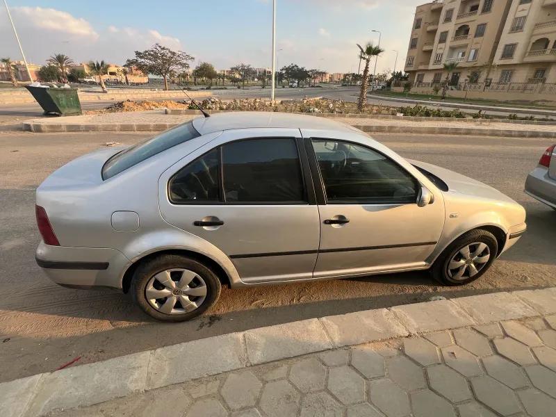 بورا ٢٠٠١ للبيع