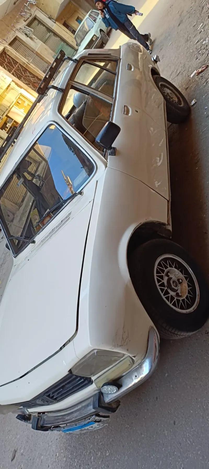 بيجو 504 صالون