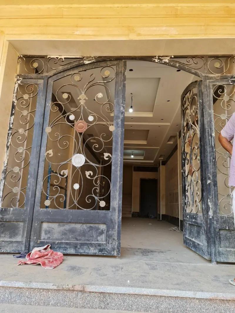 شقق سكنيه نصف تشطيب تسليم فورى