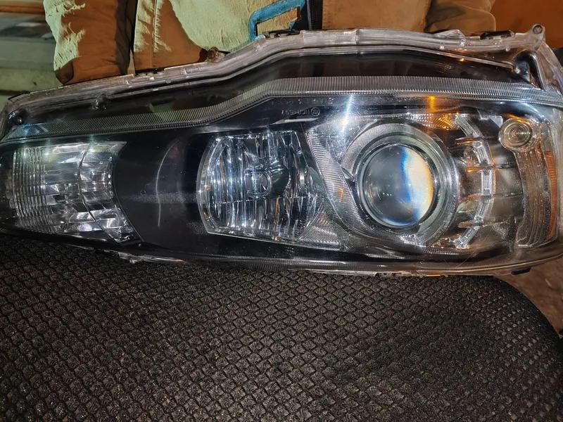 للبيع فانوس يمين (ناحية الراكب) لانسر قرش GTS الأصلي استيراد