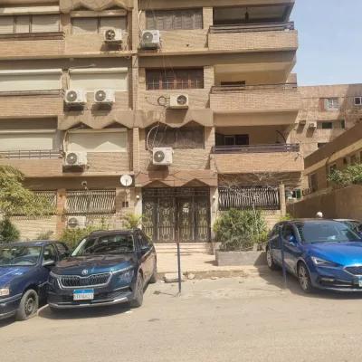 محمد صقر خفاجة متفرع من عباس العقاد في مدينة نصر, القاهرة - 600,000 EGP