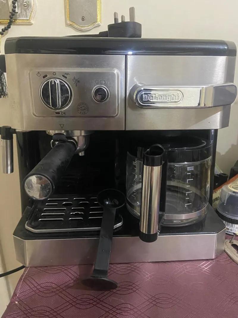 ماكينة قهوة De’Longhi أصلية مستوردة من السعوديه
