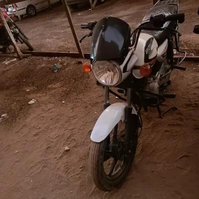 باجاج بوكسر بي ام 150 2022