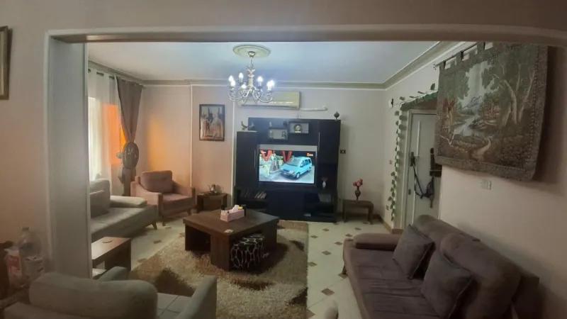 شقه للبيع فى موقع مميز فى شيرتون المطار