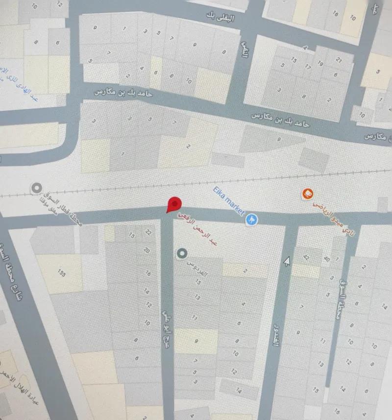 شقه أمام محتط المترو بباكوس