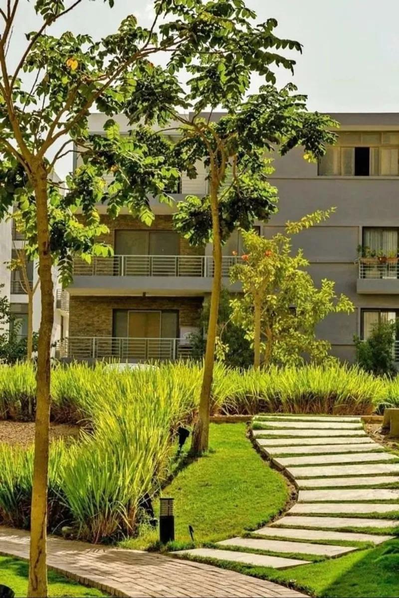 فيلا مميزه للبيع كمبوند سراي_في قلب القاهره الجديده