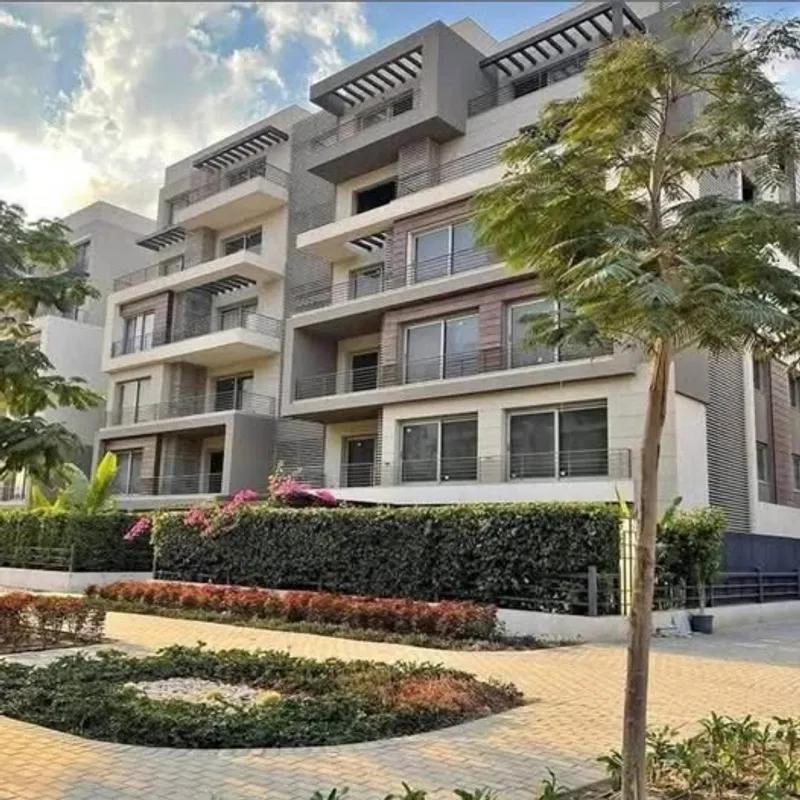 امام المطار علي واجهتين اميز لوكيشن علي طريق السويس مباشرة