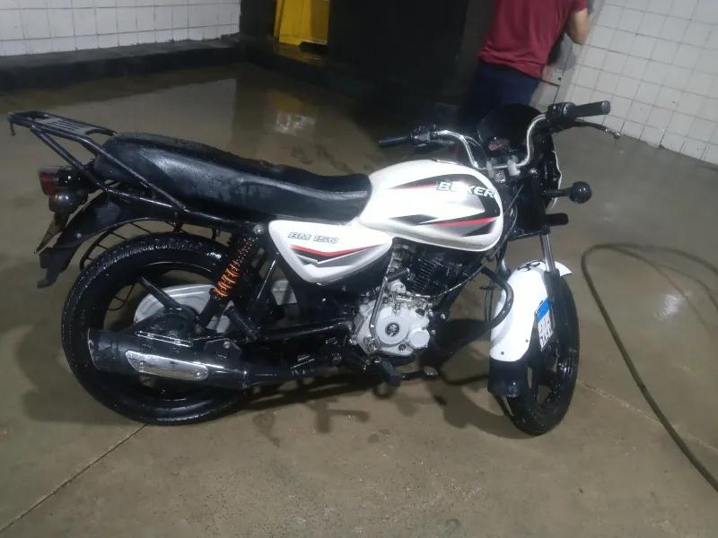 بوكسر فيها رخصه سنتين و5 شهور ل 22/6/2028