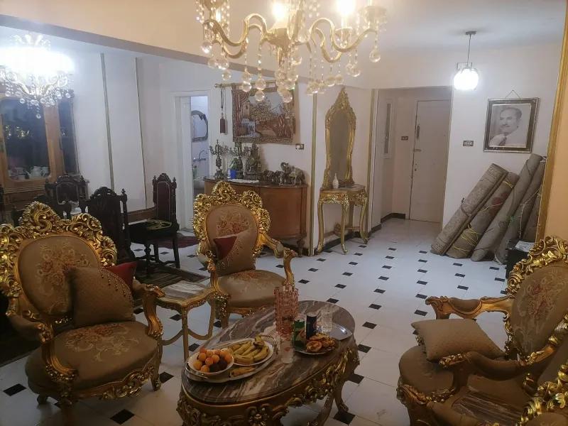 للبيع شقه ١٥٠ متر متشطبه سوبر لوكس ناصيتين في قلب المنصوره