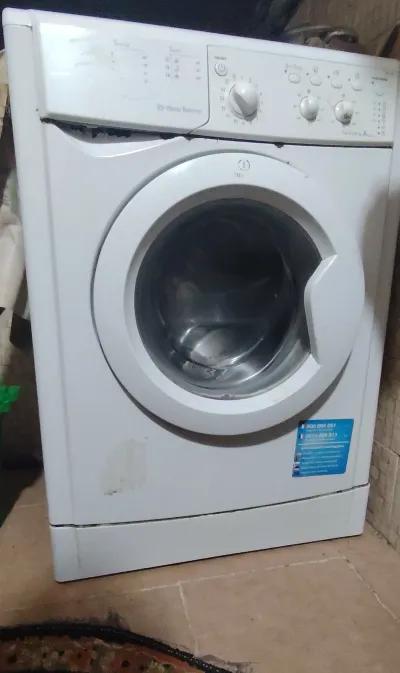 غسالة انديست ٨ كيلو للبيع في وسط القاهرة, القاهرة - 3,500 EGP